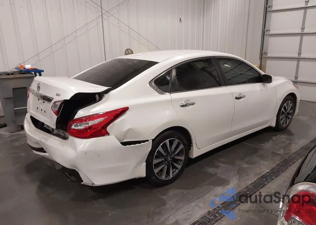 1N4AL3AP4HC215857: 42320118