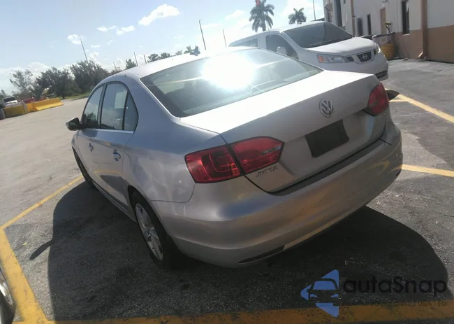 3VWLL7AJ0DM385077: 42322406