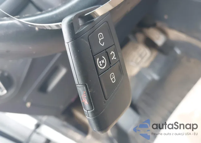 3VV4B7AX3JM133075: 42322707