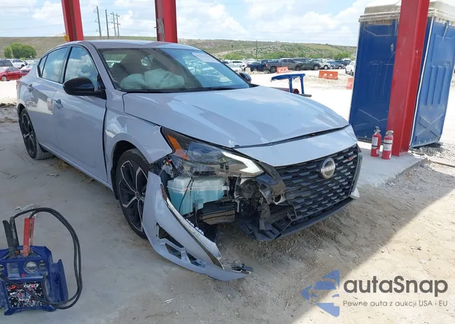 1N4BL4CV2RN380575: 42322744