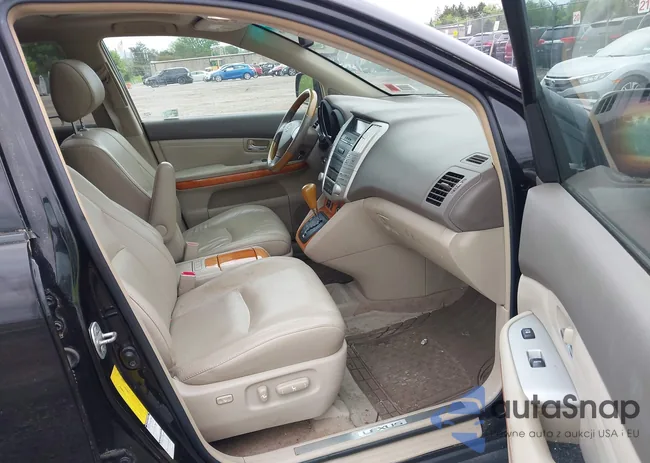 2T2HK31U68C051418: 42321936