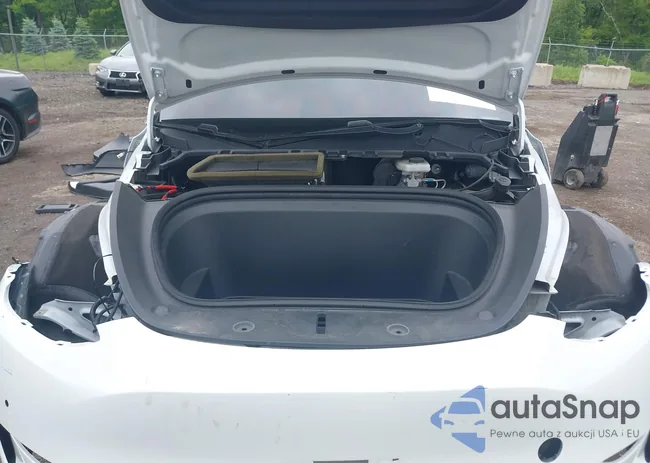 5YJYGDEE8MF085574: 42322001