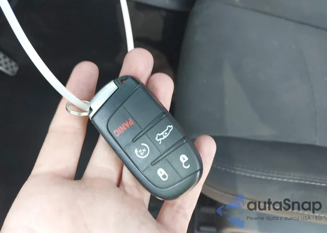 2C3CDXGJ6JH135414: 42323535