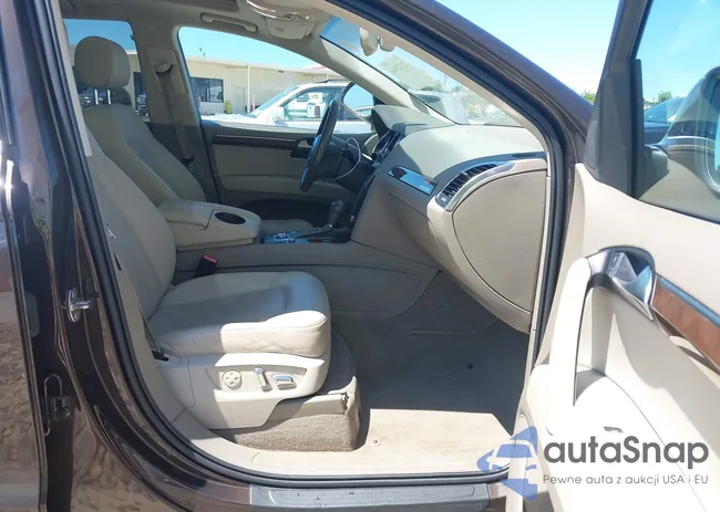 WA1VMBFE8BD010435: 42322944