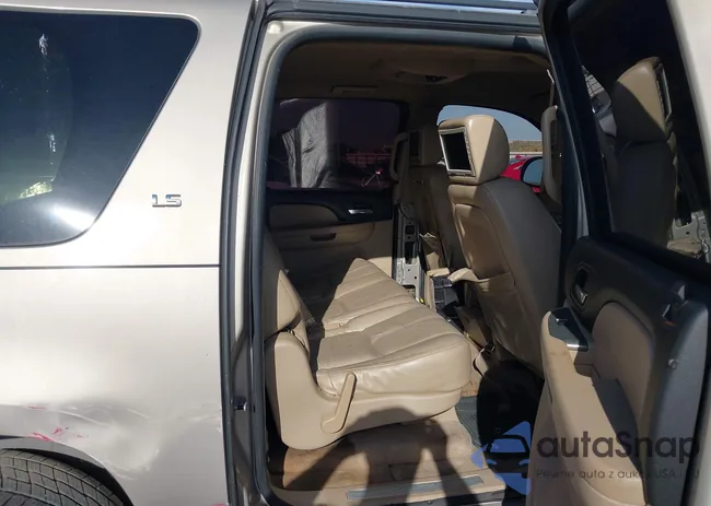 1GNFC16J28J230577: 42323123