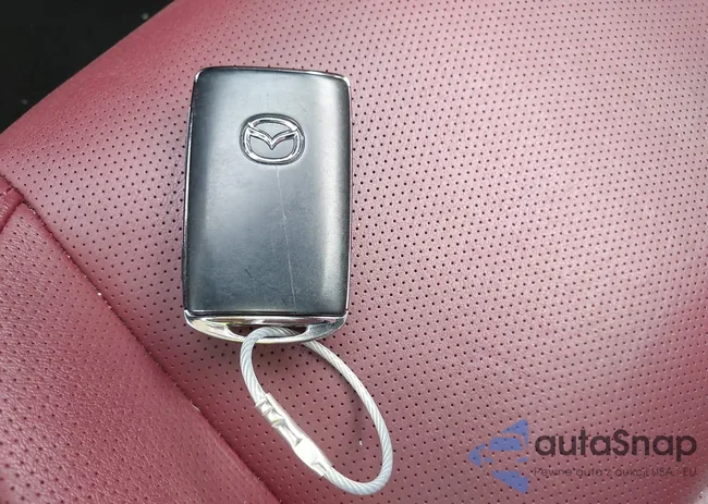 3MVDMBCM0RM681804: 42324332