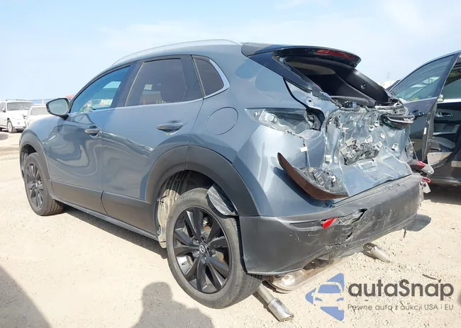 3MVDMBCM0RM681804: 42324332