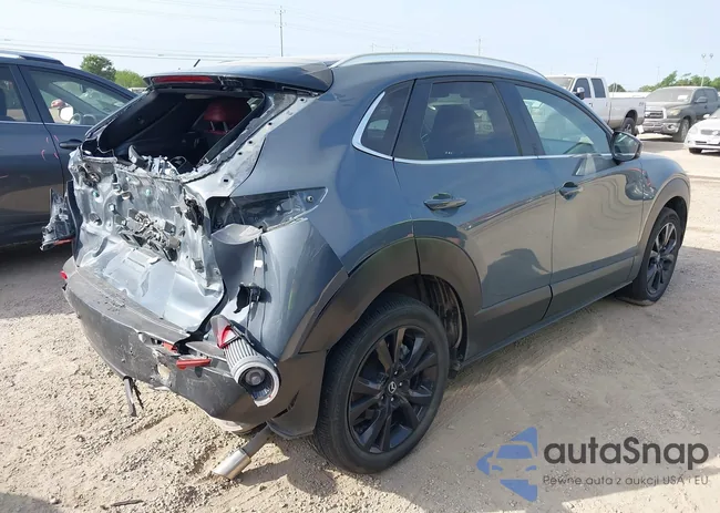 3MVDMBCM0RM681804: 42324332