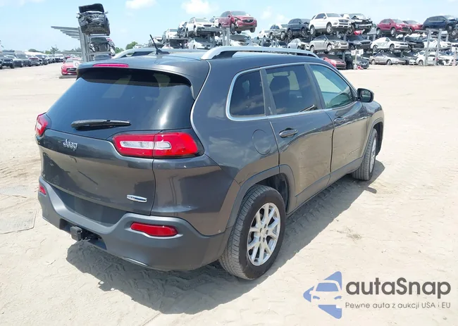 1C4PJLCB8FW656513: 42324338