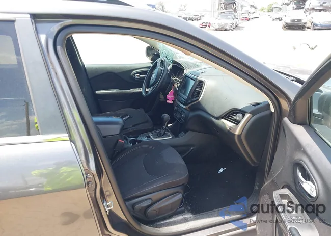 1C4PJLCB8FW656513: 42324338