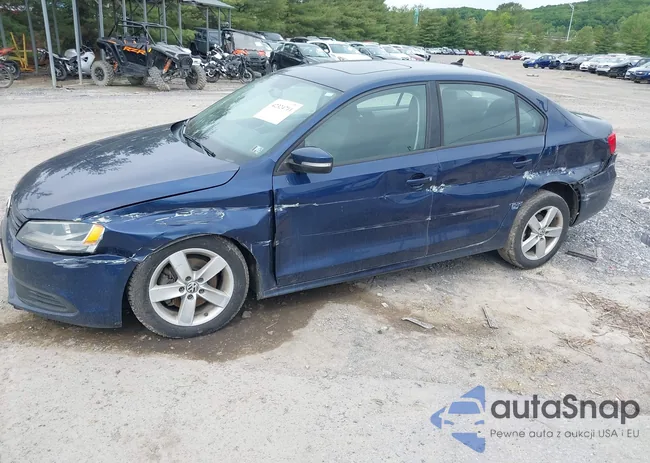 3VWLL7AJ1CM394773: 42324711