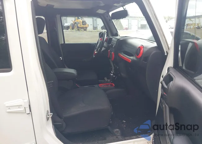 1C4BJWDG9EL135077: 42324775