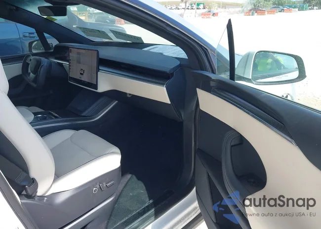 7SAXCBE63NF356730: 42325581