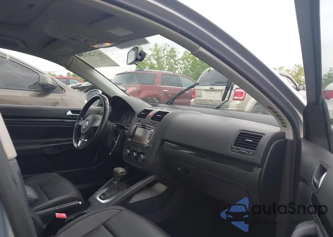 3VWRA7AJ7AM048174: 42326323