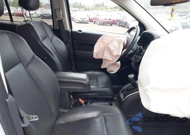 1C4NJDEB7FD218247: 42325867