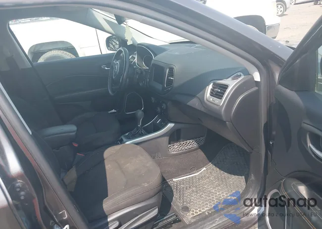 3C4NJCAB8JT468521: 42326046