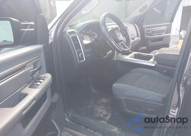 1C6RR6LT8JS266496: 42327266