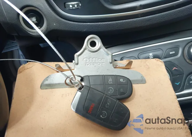 1C3CCCCB7FN608195: 42327499