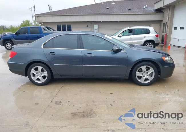 JH4KB16618C001753: 42327554