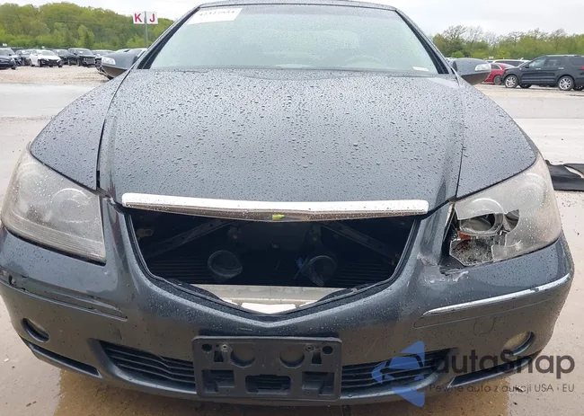 JH4KB16618C001753: 42327554