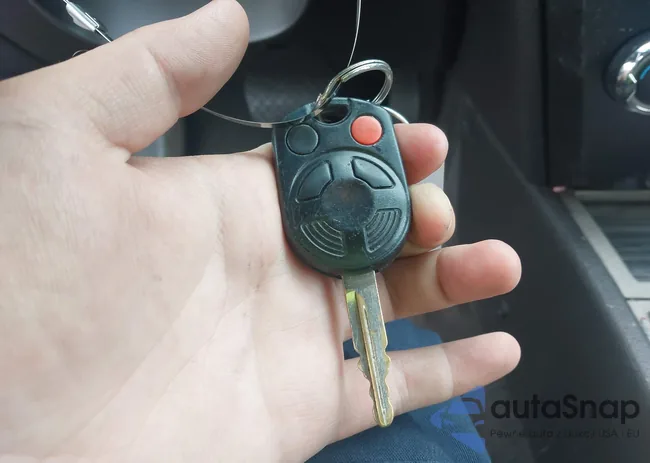 3FAHP0JA8AR135174: 42327680