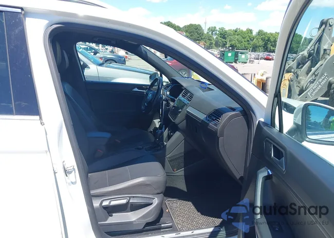 3VV2B7AX8KM017041: 42326826