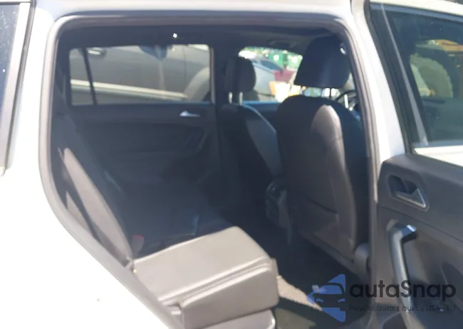 3VV2B7AX8KM017041: 42326826