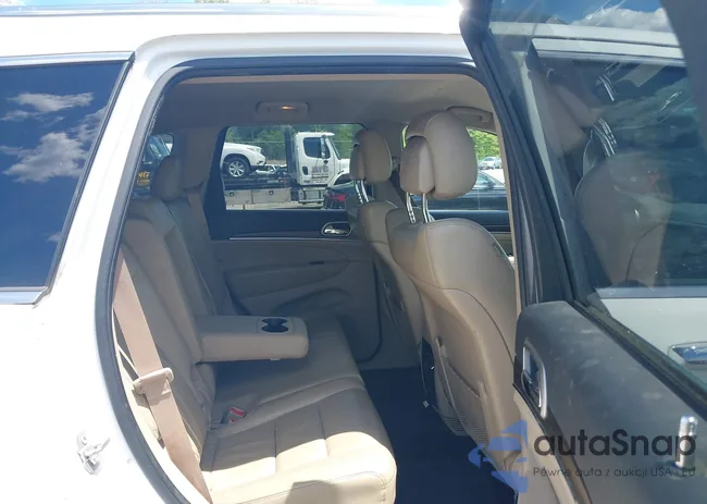 1C4RJFBG7FC665051: 42327147