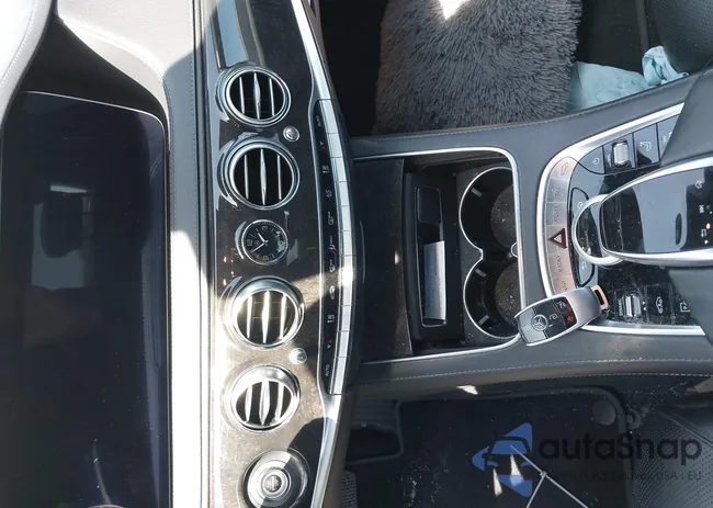 WDDUG8DB0KA456557: 42327166