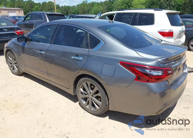 1N4AL3AP0JC285877: 42328588