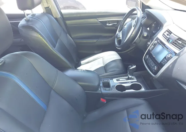 1N4AL3AP0JC285877: 42328588