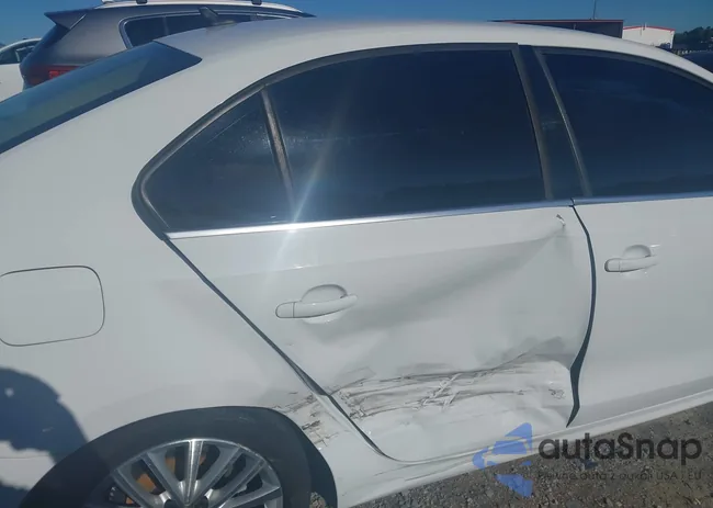 3VWL17AJ5GM225593: 42328678