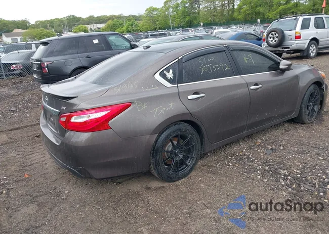 1N4AL3AP2GC125086: 42328734