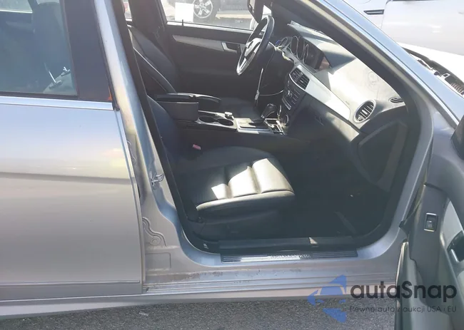 WDDGF4HBXDR247088: 42327912