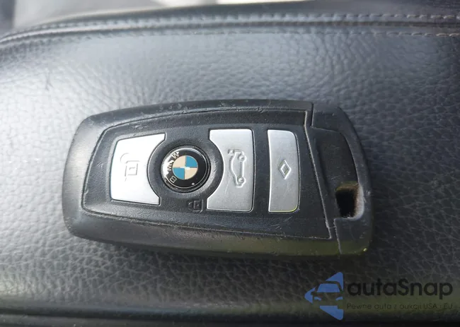 WBAFR1C52BC744839: 42329300