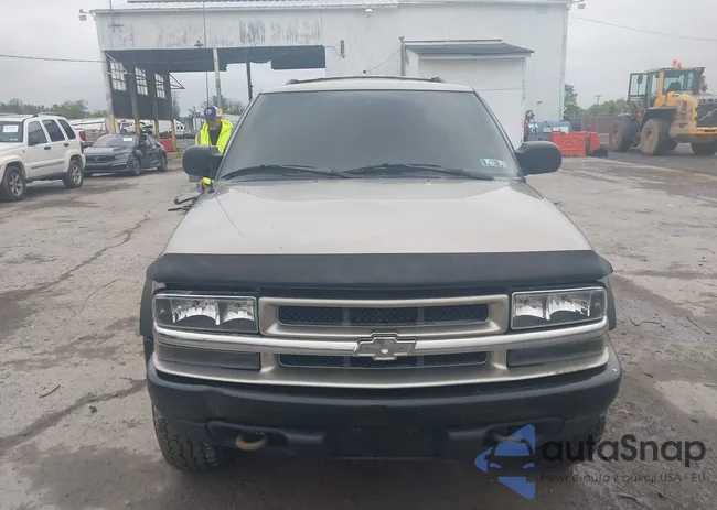 1GNCT18W7YK161195: 42329599