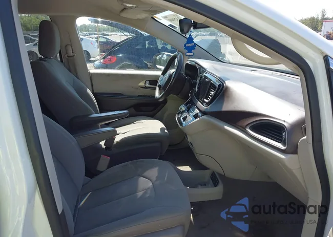 2C4RC1DG6HR831175: 42329800