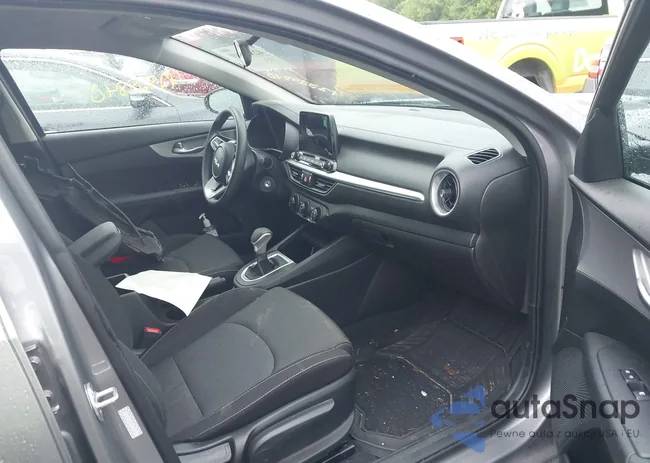 3KPF24AD1PE691392: 42329840