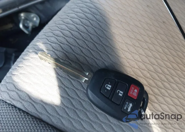 2T1BURHE4EC204184: 42331271