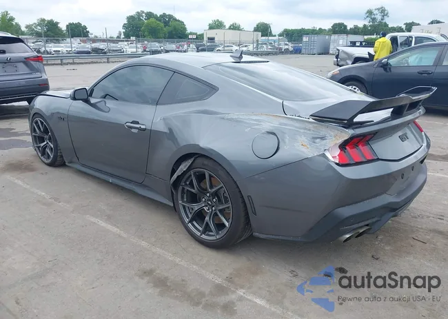 1FA6P8CF8R5411835: 42331556