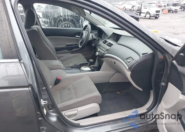 1HGCP2F36BA065441: 42331758