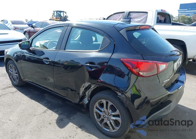 3MYDLBJV0LY706427: 42332184