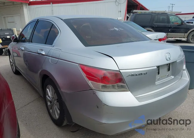 1HGCP26318A033358: 42332316