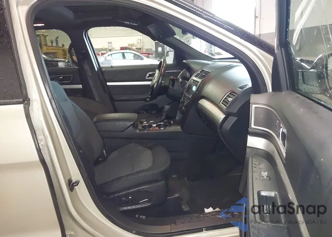 1FM5K8D86HGD47605: 42331779