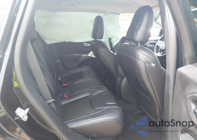 1C4PJLLB1KD420467: 42331957