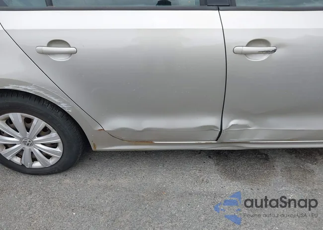 3VW2K7AJ9EM255220: 42331971