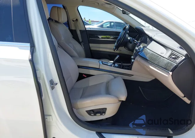 WBAKB8C52CC963233: 42332082