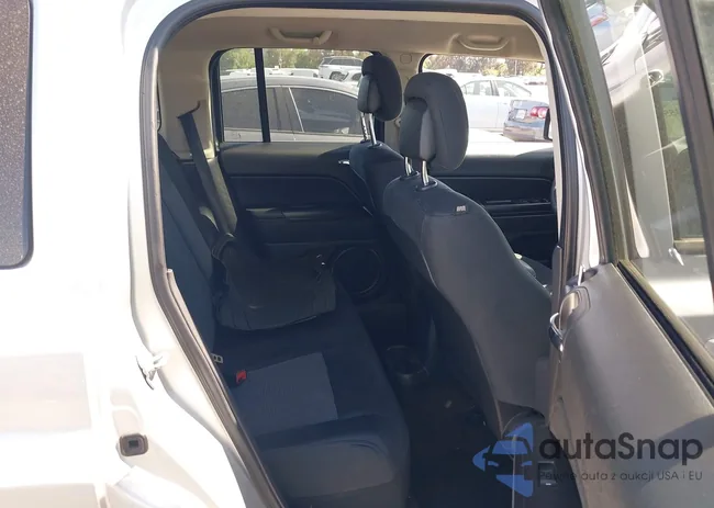 1C4NJPBA7DD272433: 42333558