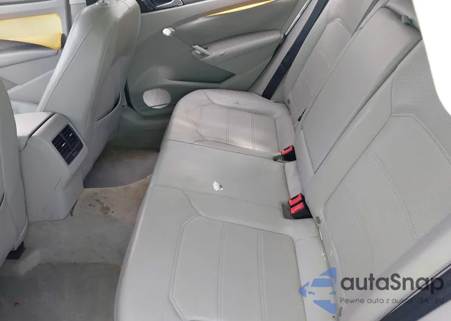 1VWBV7A36FC017093: 42333665