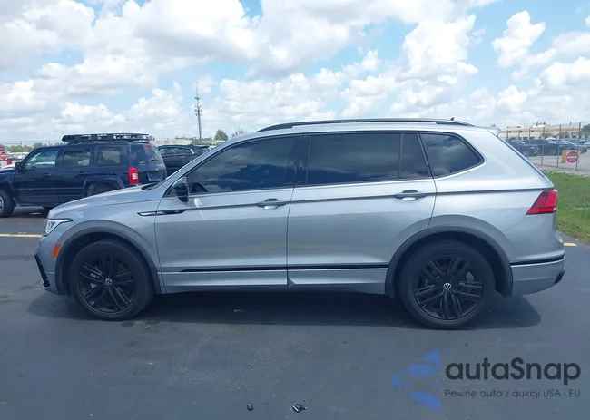 3VVCB7AX5NM063130: 42333700